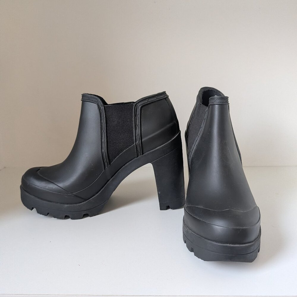 Hunter heeled rain boot black Size 9
